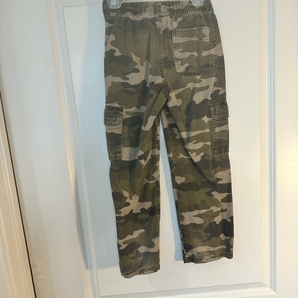 Children’s Place Pull Up Camo Cargo Pants, size 7 - Picture 4 of 5